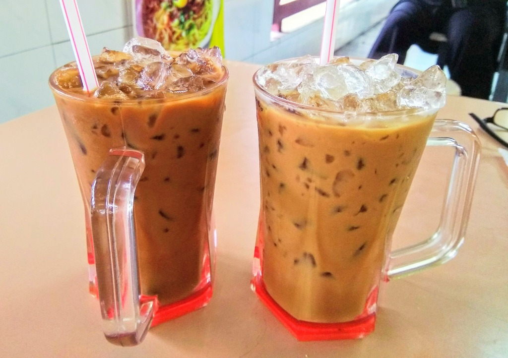 マレーシアの飲み物コピアイスとテアイス